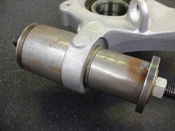 Use the large removal cup as the receiver on the flanged side of the cross-axis joint. CROSS-AXIS JOINT REMOVAL